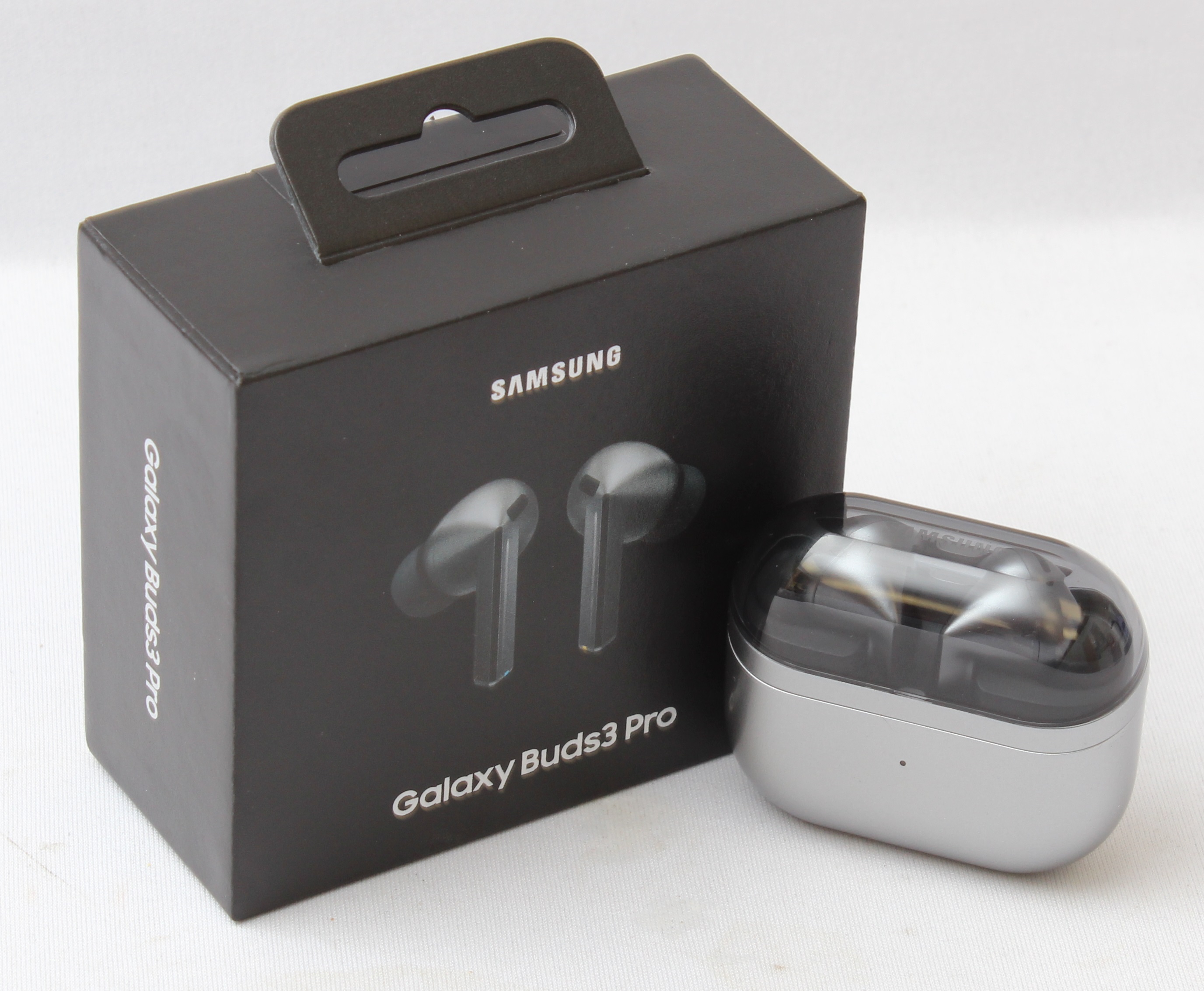 Like New Samsung Galaxy Buds3 Pro Wireless Earbuds - Silver Boxed